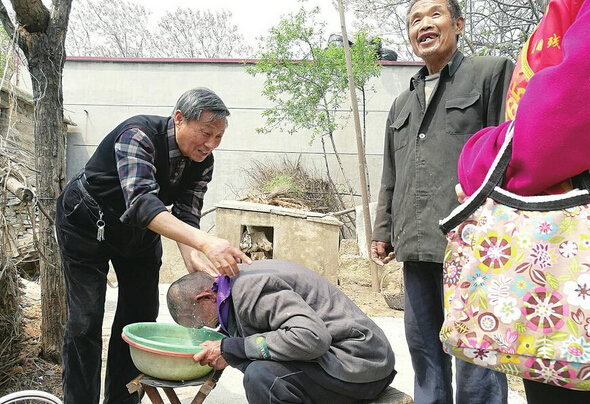 依斯倍污水处理设备工程案例客户山东玫德铸造专门成立扶贫办